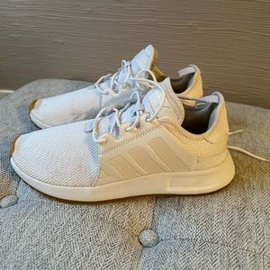 Women’s Adidas Tennis shoes